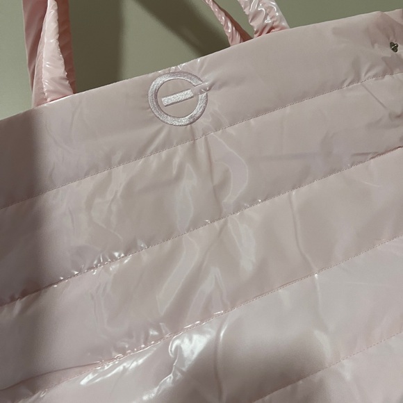 Women's Pink Quilted Tote Bag - Lightweight Everyday Carry - Picture 3 of 8